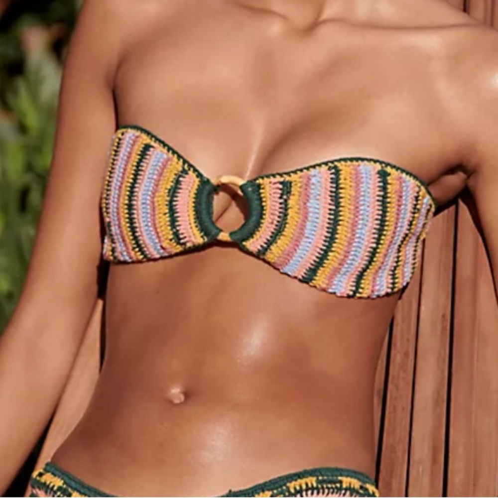 AKOIA kerewee bikini top